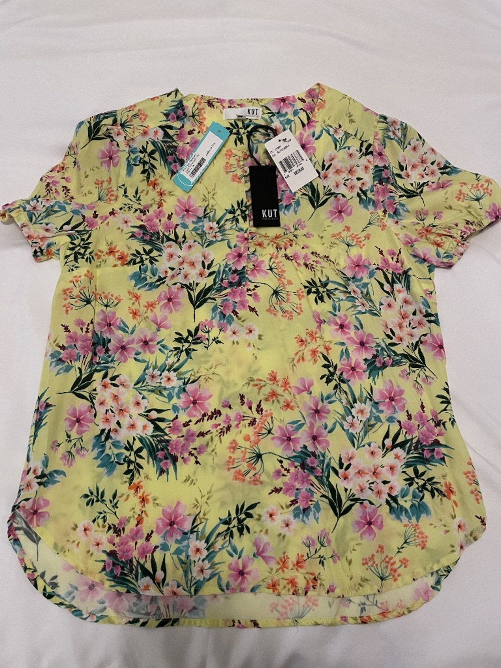 New with Tags! Kut from the Kloth Daria Sustainable Top in Yellow Size Medium